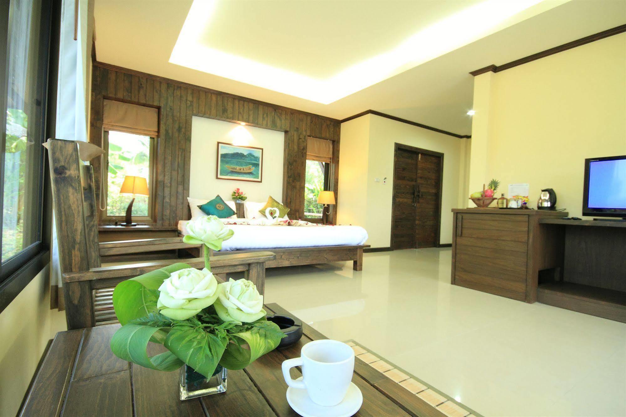 Phuket The Villa Laemhin Lagoon Resort מראה חיצוני תמונה